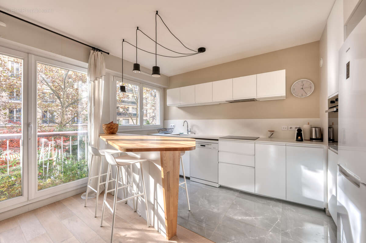 Appartement à PARIS-18E