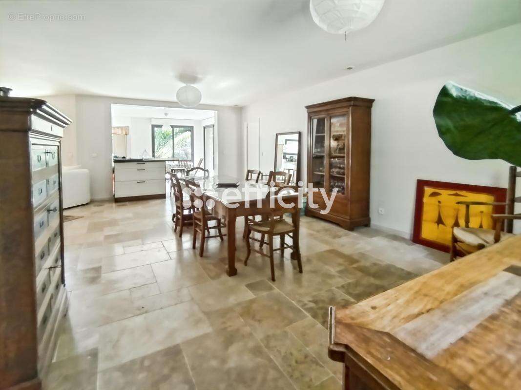 Maison 133 m² à Gemozac  - photo 6