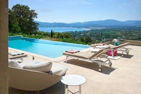 Maison 240 m² à Grimaud  - photo 3