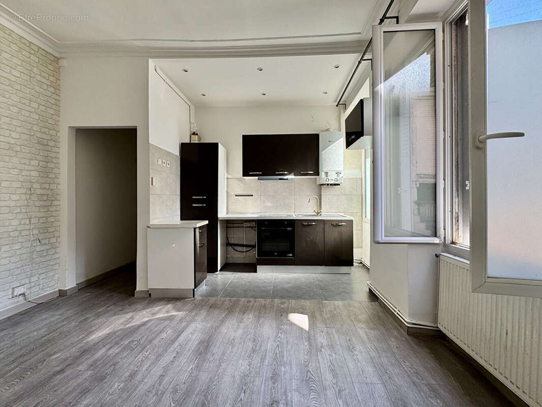 Appartement à PARIS-19E