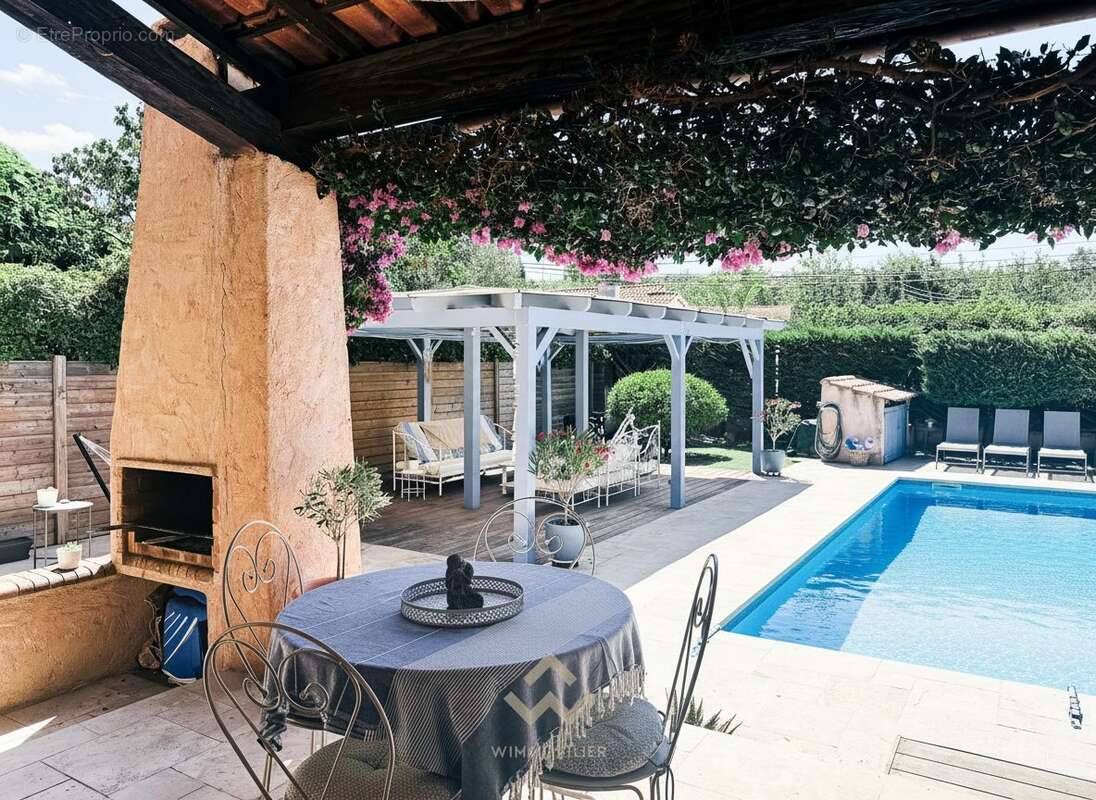 Terrasse &amp; piscine - Maison T5 - La Valette 83160 - Maison à LA VALETTE-DU-VAR