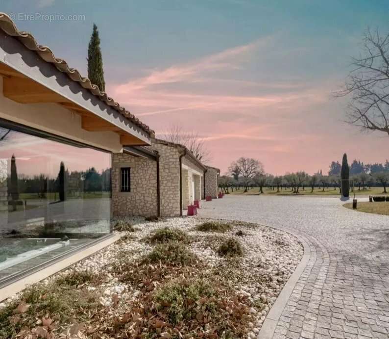 Maison à L&#039;ISLE-SUR-LA-SORGUE