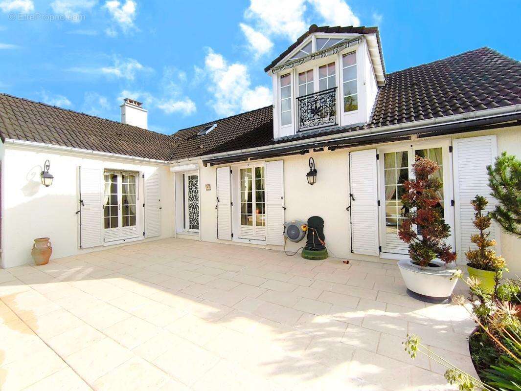 Maison à MONTMIRAIL