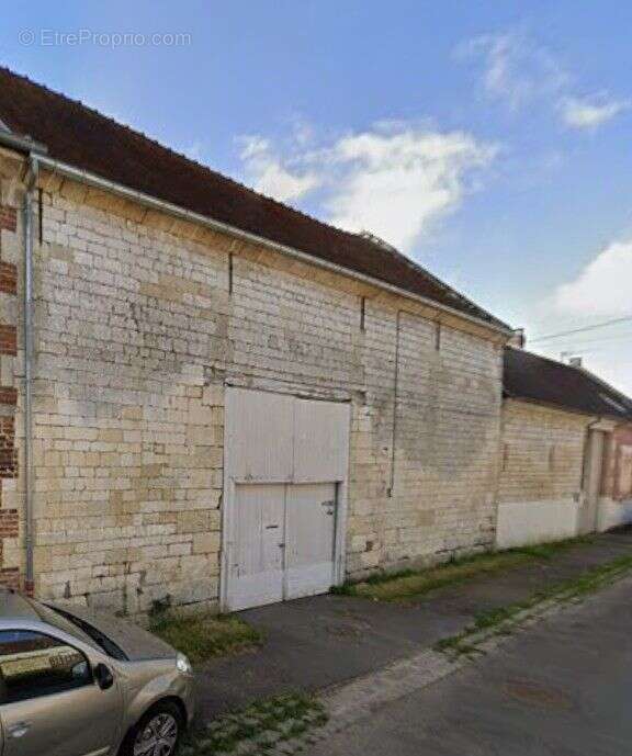 Maison à LA NEUVILLE-ROY