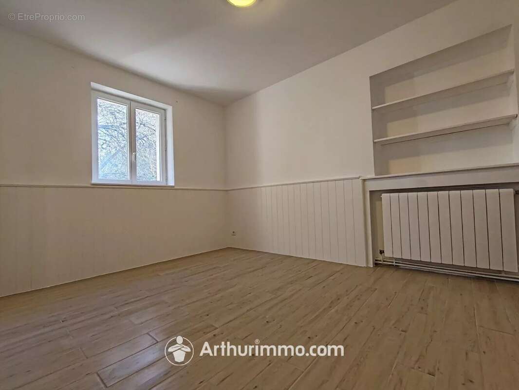 Maison à CAHUZAC-SUR-VERE