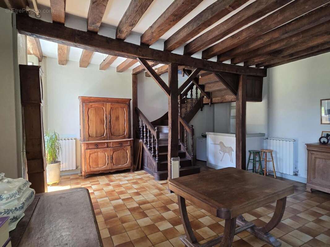 Maison à AZE