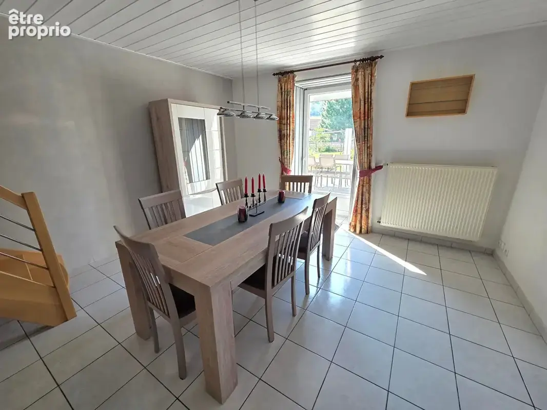 Appartement 5 pieces 94.13 m2 garage et terrain privatif  189000 euros - photo 2