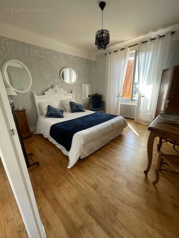 Maison à LA CELLE-DUNOISE