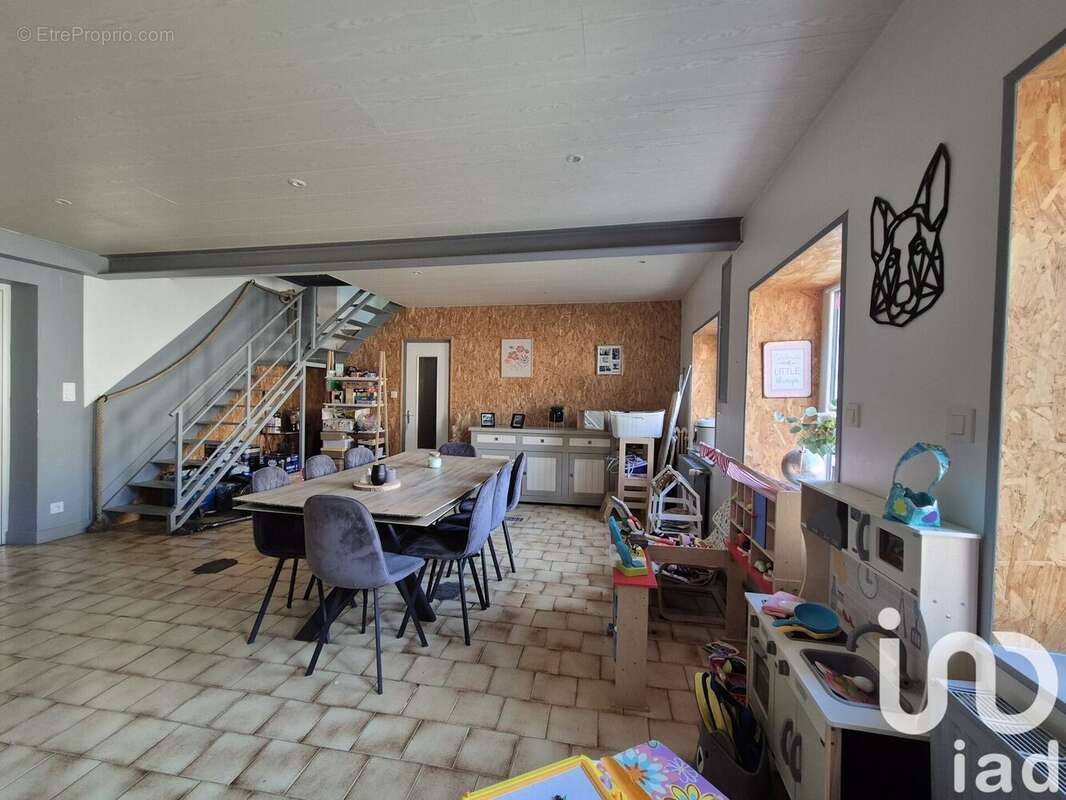 Photo 8 - Maison à ARGENTON-CHATEAU