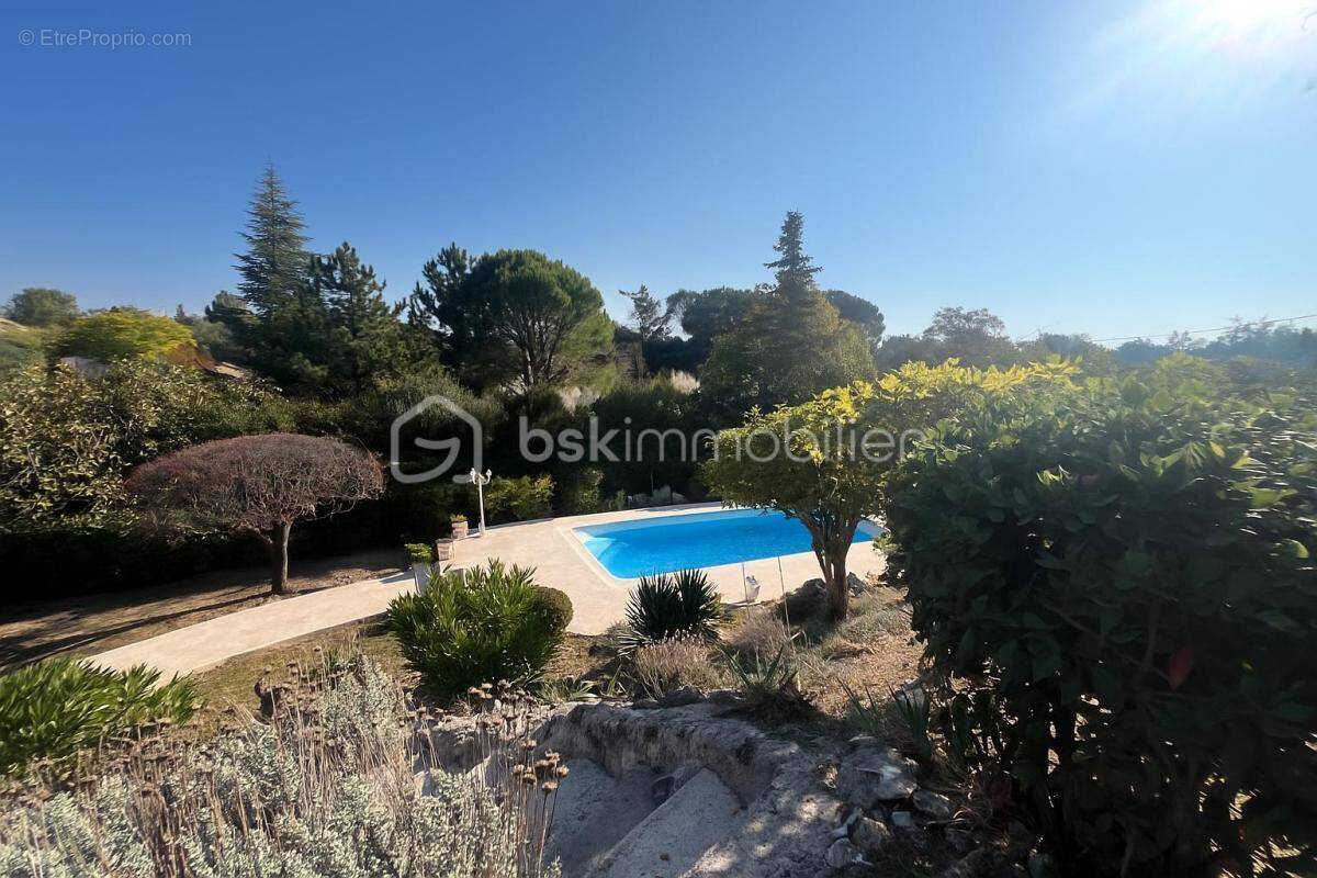 Maison à SAINT-HILAIRE-DE-BRETHMAS