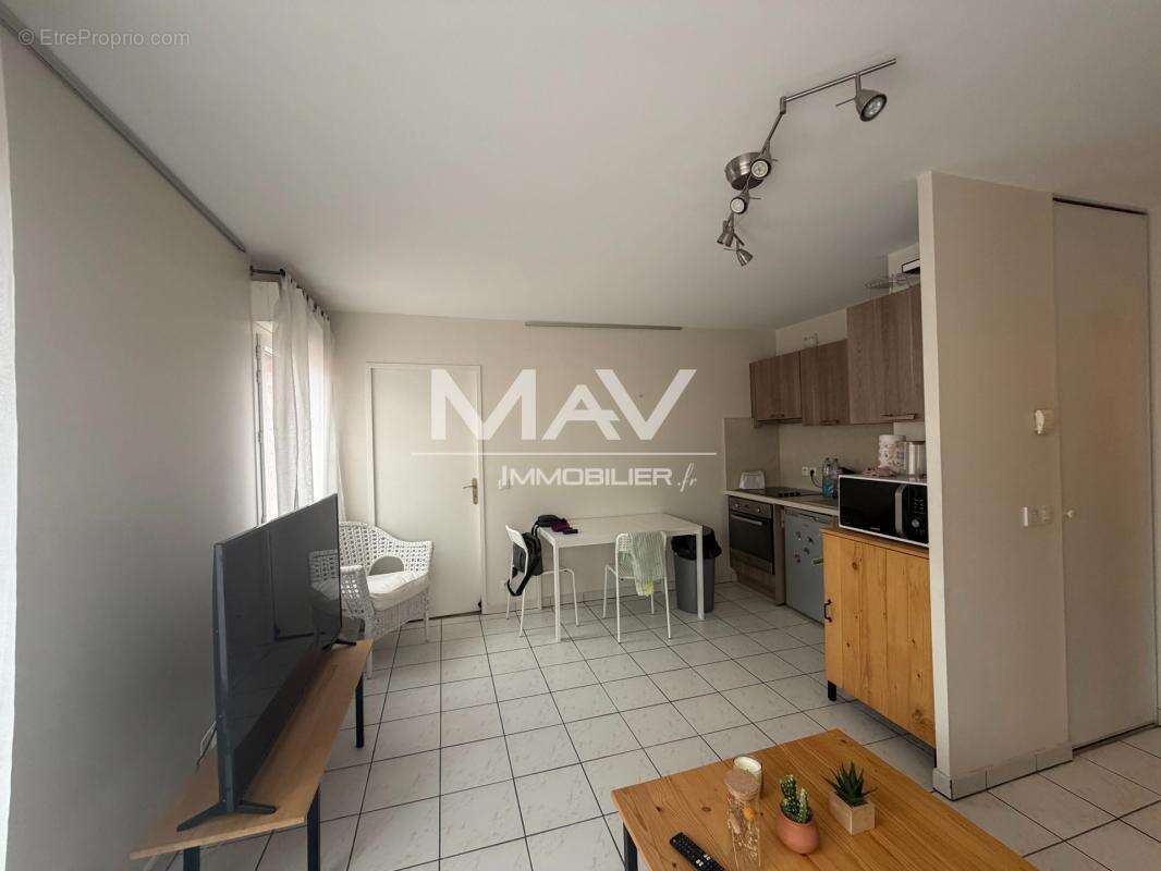 Appartement 38 m² à Lille  - photo 2
