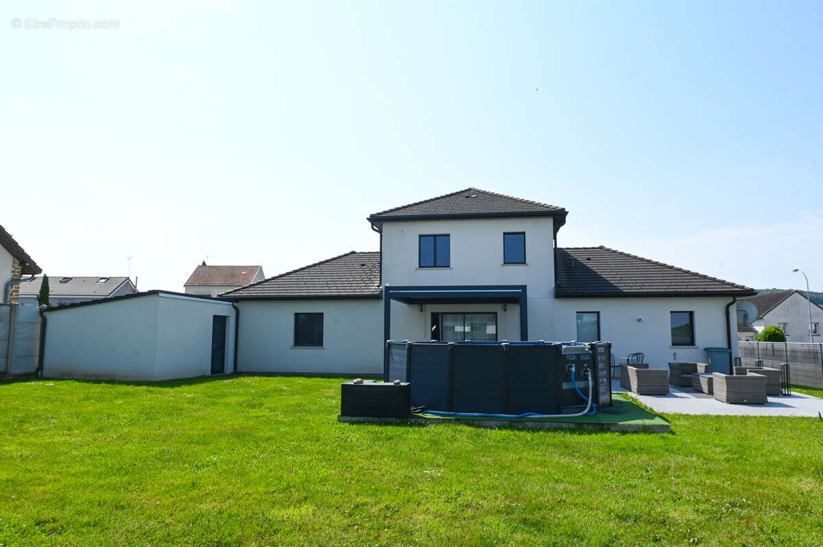 Maison à NOUVION-SUR-MEUSE