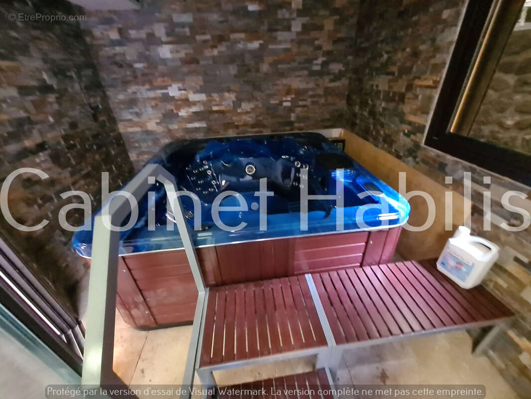 A vendre - une maison de type t6 de 120 m2 environ - plaine des cafres - 466 550 € hai - photo 10