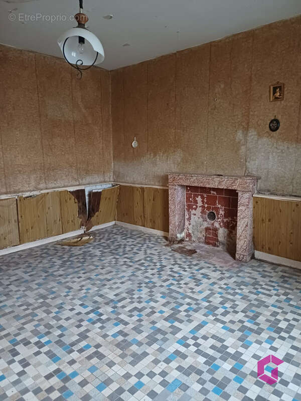 Maison de ville à rénover - photo 6