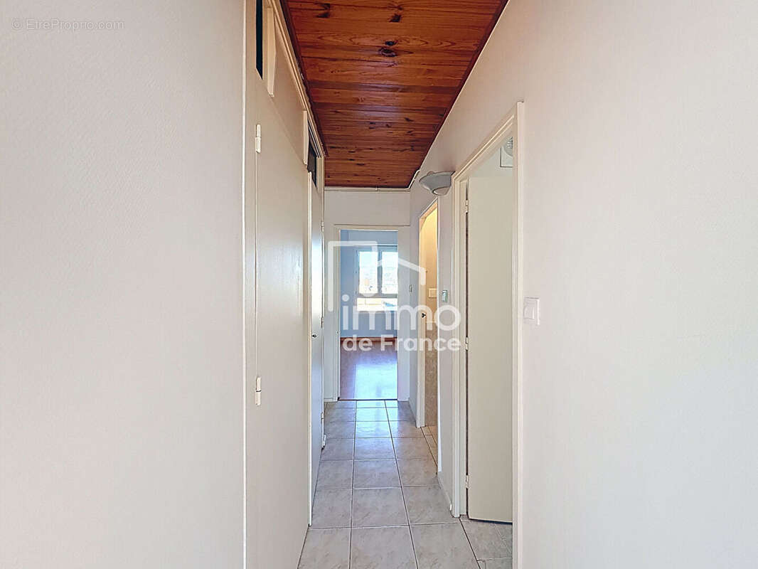 Appartement Oyonnax 4 pièce(s) 78 m2 - photo 10
