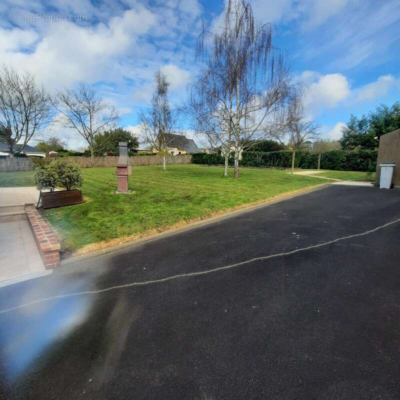 Maison à SAINT-ETIENNE-DE-MONTLUC