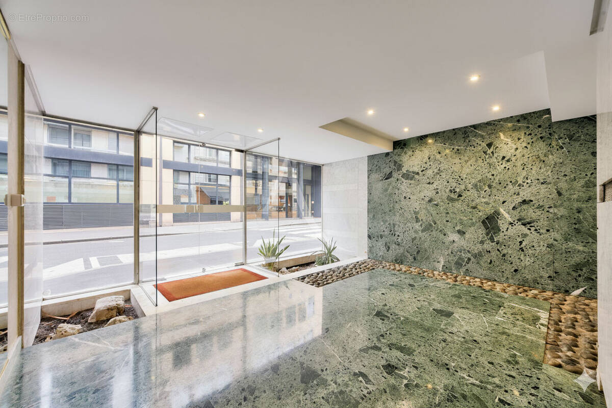 Appartement à PARIS-7E