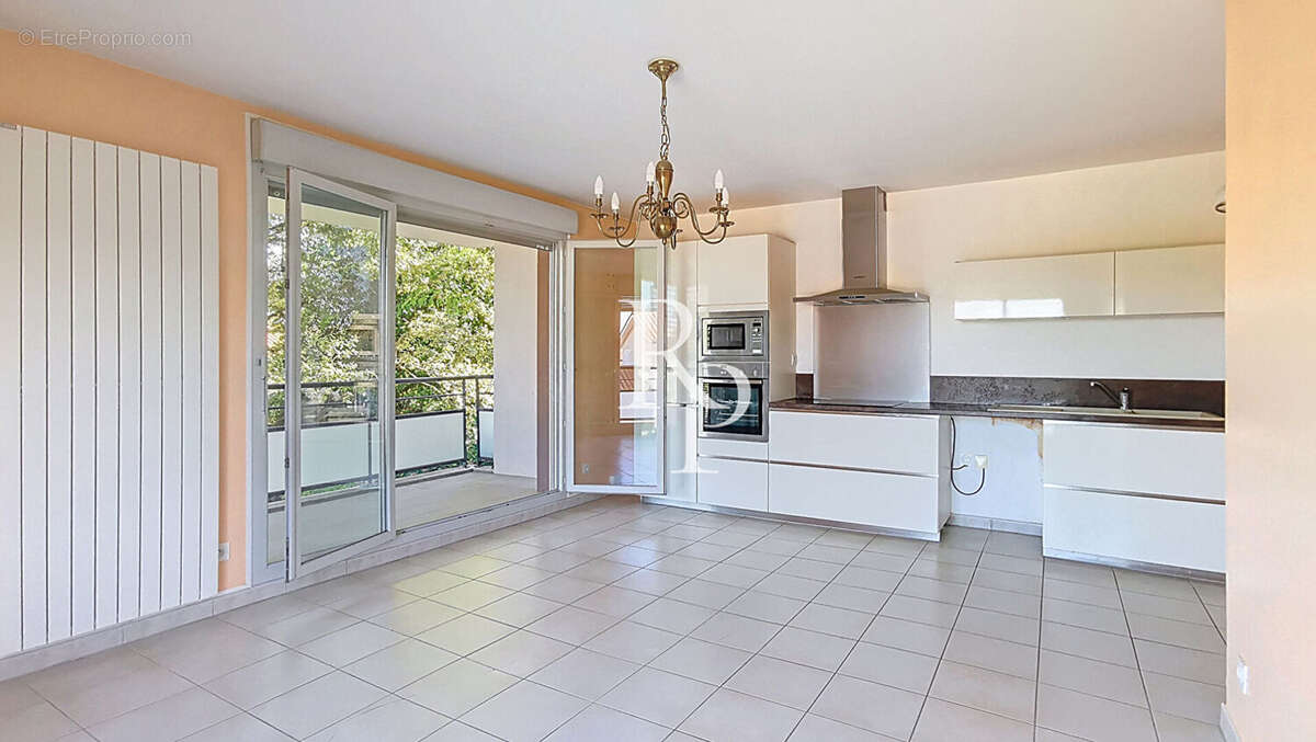 Appartement à CRAPONNE