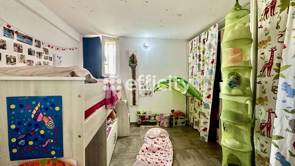 Maison à COURTHEZON