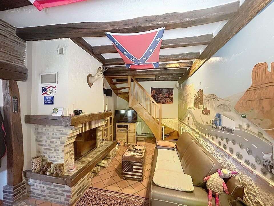 Maison à LUPLANTE