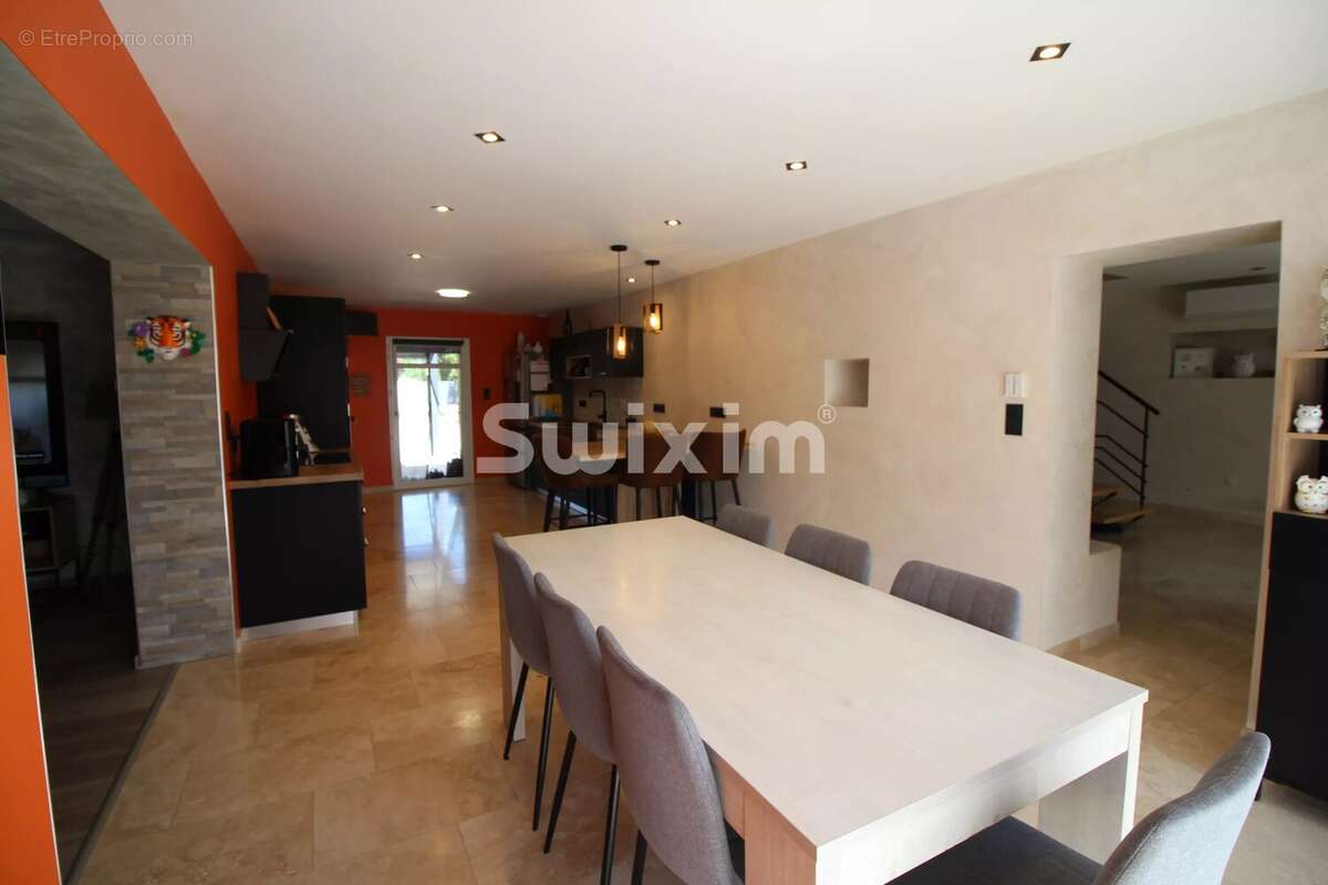 Maison 235 m² à Le Deschaux  - photo 3