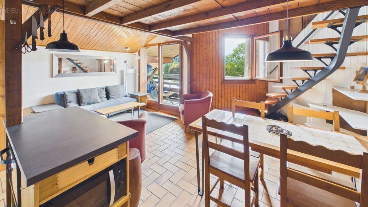 Haute Savoie (74), à vendre SAMOENS - Domaine skiable Grand Massif - Appartement T2 bis + 2 mezzanines - photo 4