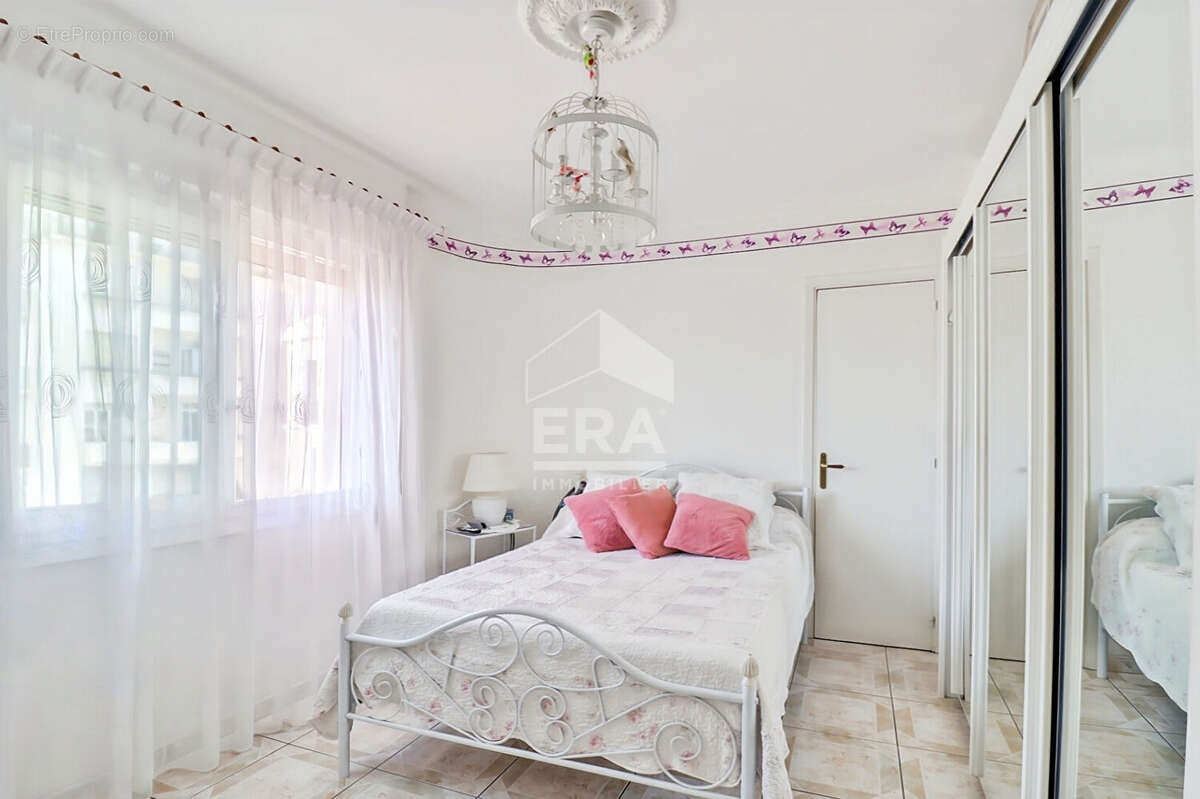 Appartement à MARSEILLE-5E