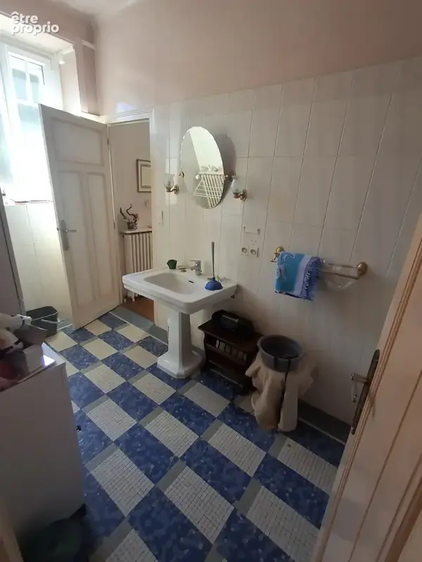 Fougeres proche tout commerces et ecole avec chambre en rdc - photo 5