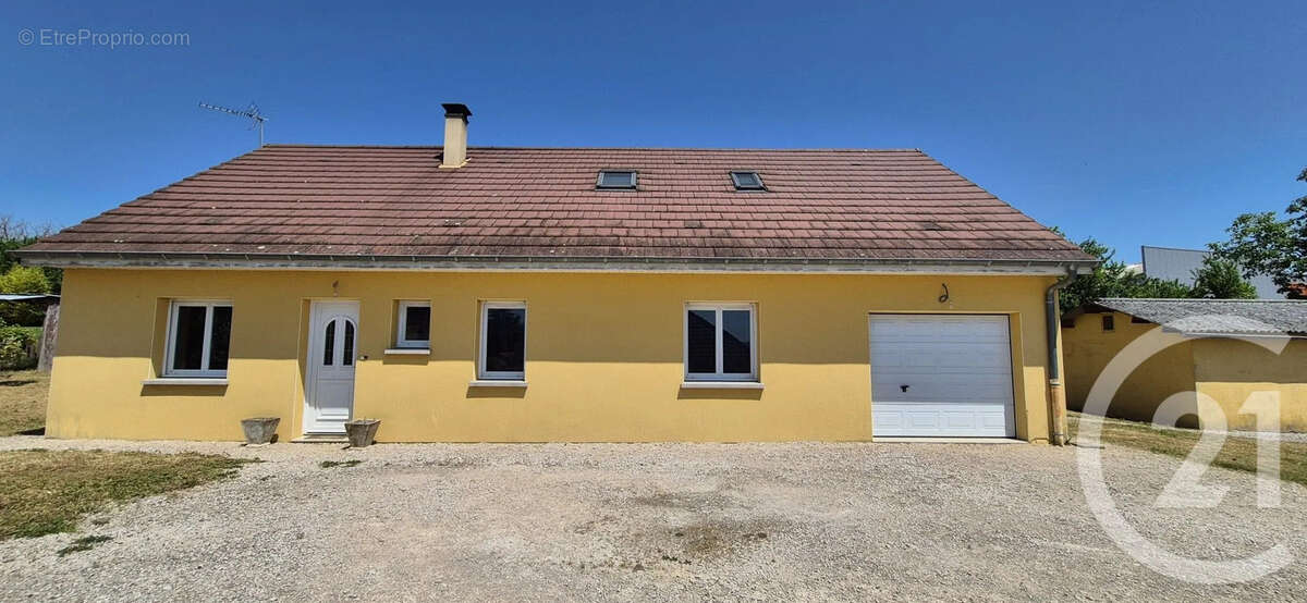 Maison à COUSANCE