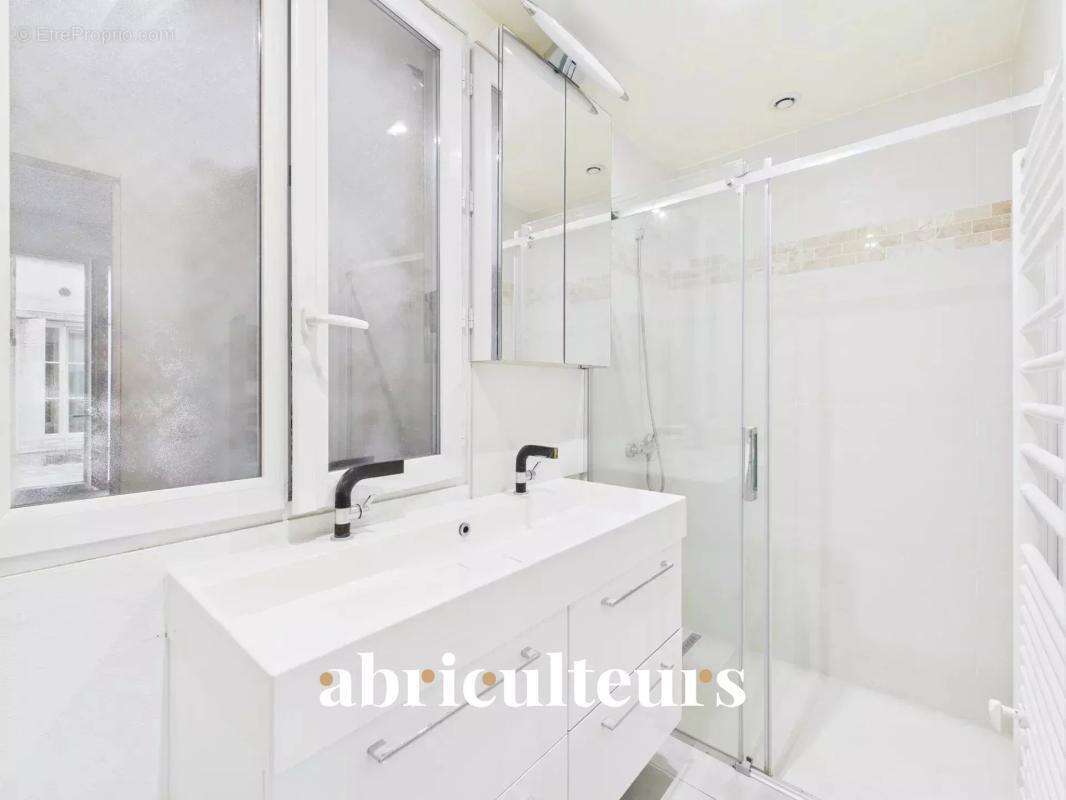 Commerce à PARIS-7E