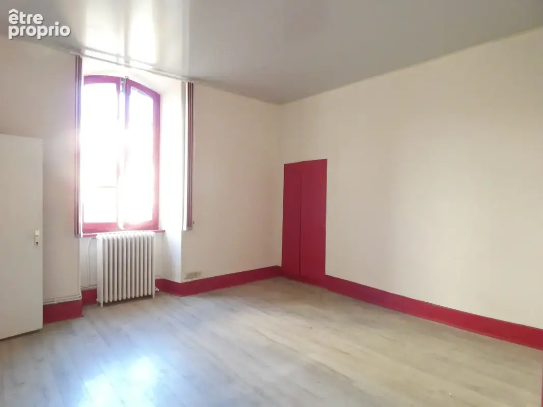 Alès centre ville grand appartement au premier étage - photo 3