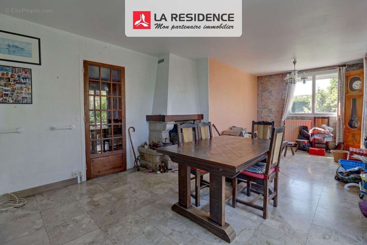Maison 86 m² à Carrieres-Sous-Poissy  - photo 2