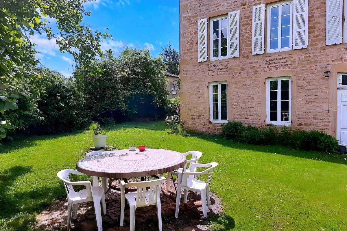 Maison à FLEURY-LA-MONTAGNE