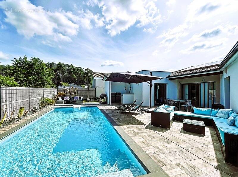 Maison à MARTIGNAS-SUR-JALLE