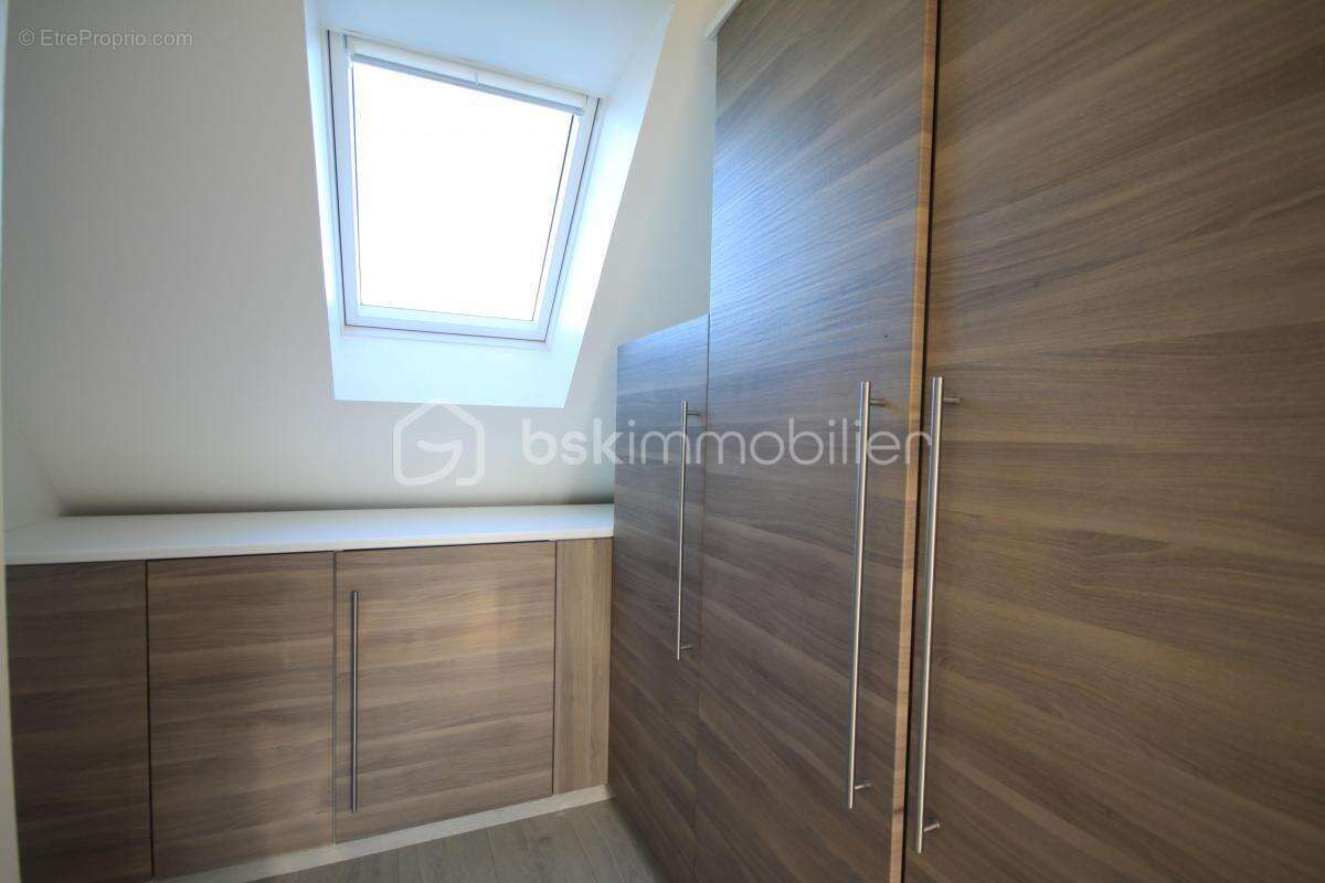 Maison à D&#039;HUISON-LONGUEVILLE