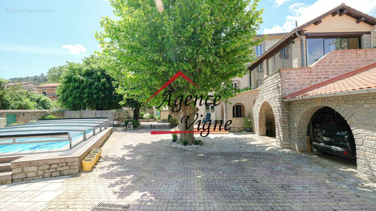 Maison à LE MARTINET