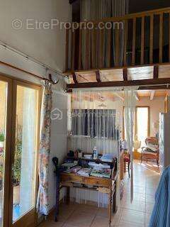 Maison à VILLECOMTAL-SUR-ARROS