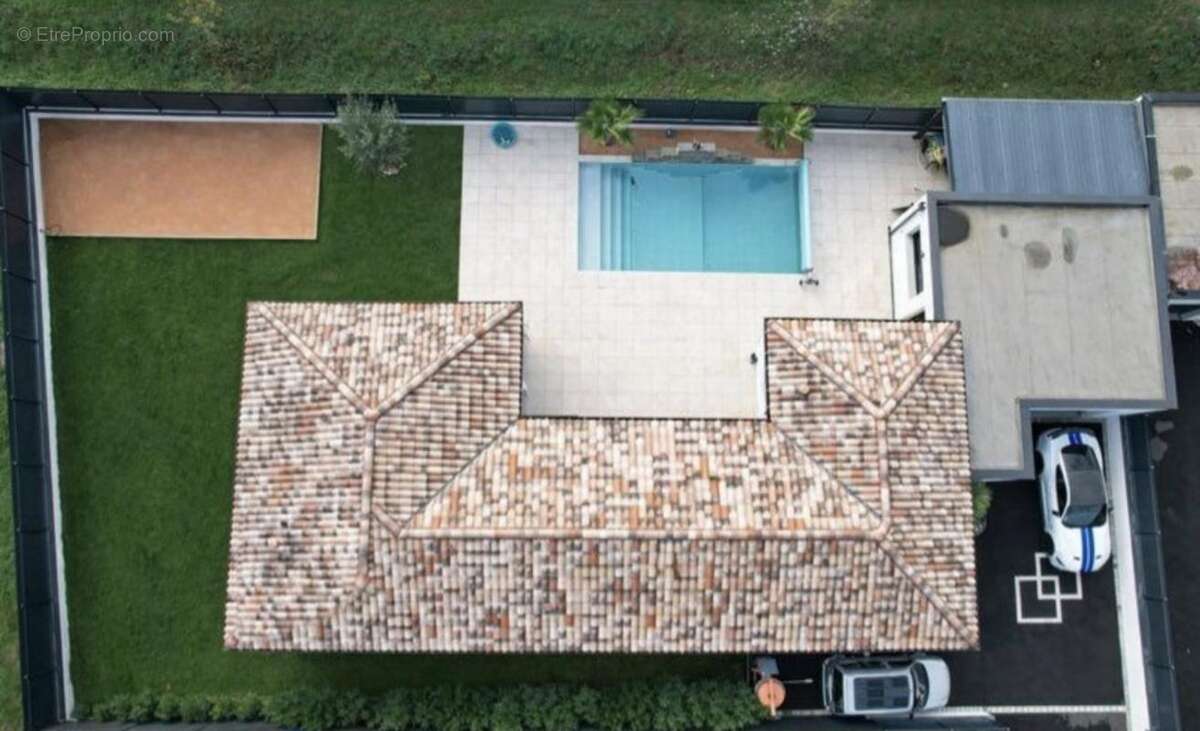 Maison à LE FAUGA