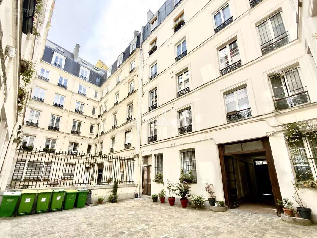 Appartement à PARIS-10E