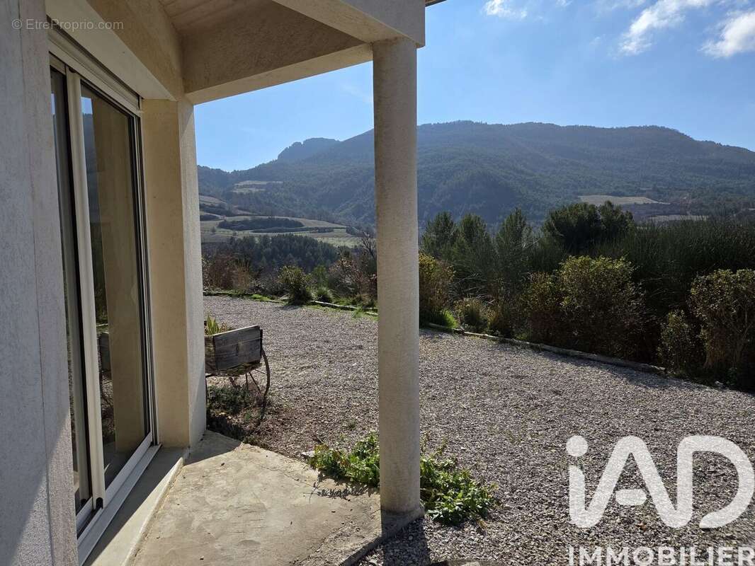 Maison 96 m² à Saint-Sauveur-Gouvernet  - photo 8