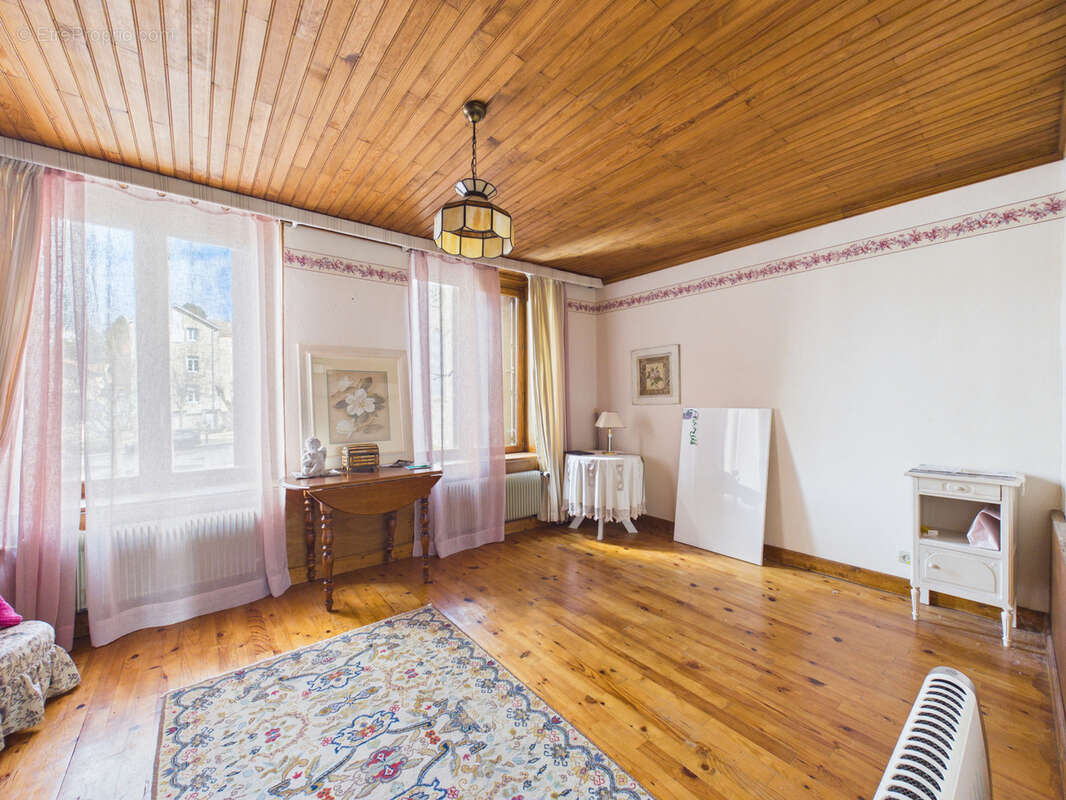 Maison à LA SEAUVE-SUR-SEMENE