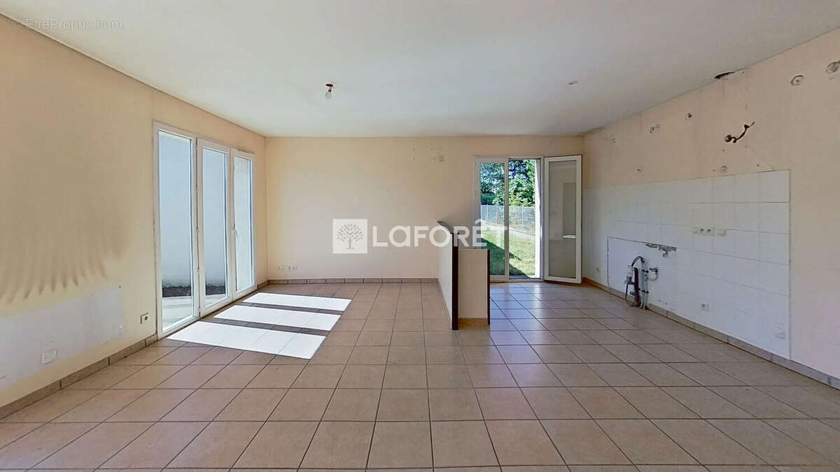 Maison à DECINES-CHARPIEU