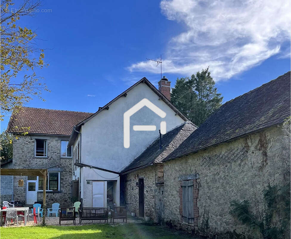 Maison à OBJAT