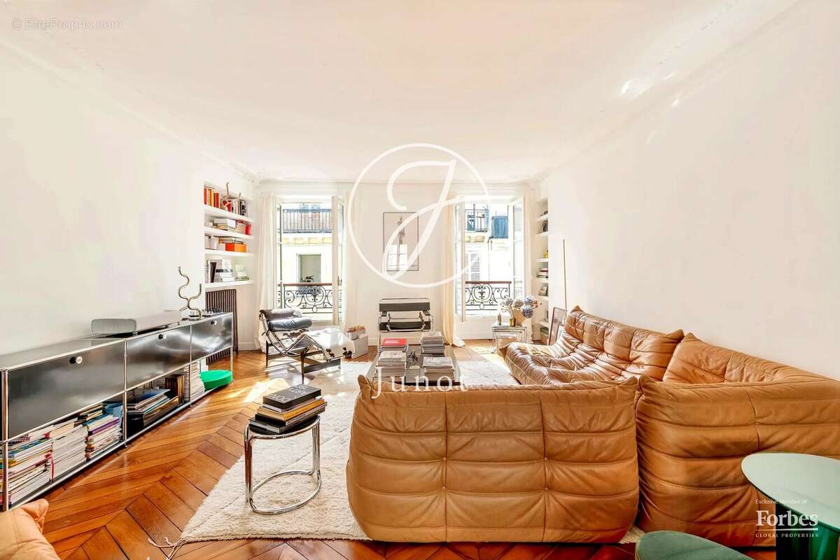 Paris 9e - SAINT-GEORGES - Appartement - 117,68m² Carrez - 6 pièces - Charme de l'ancien - photo 4