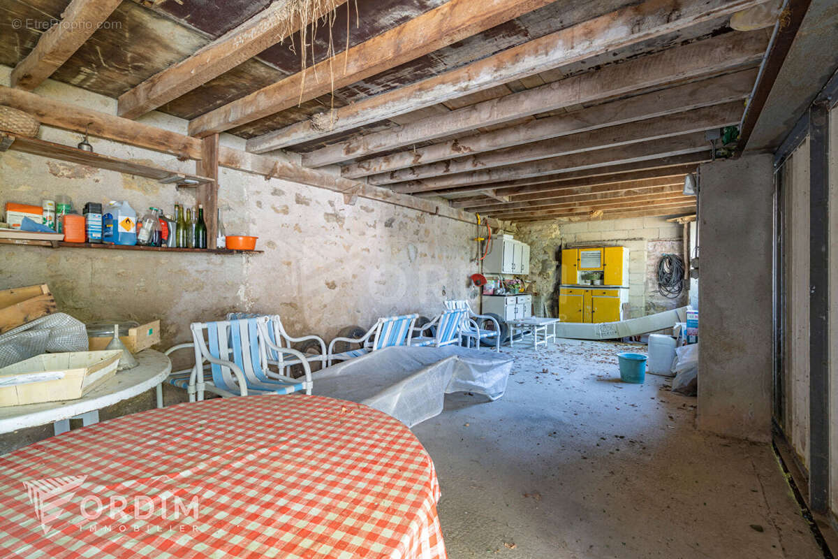 Maison à MENADES