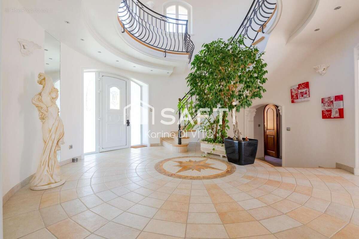 Photo 5 - Maison à ROQUEBRUNE-SUR-ARGENS