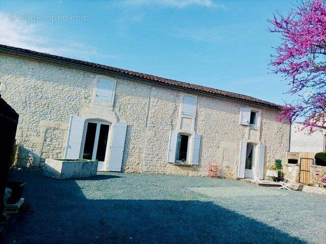 Maison à CORME-ECLUSE