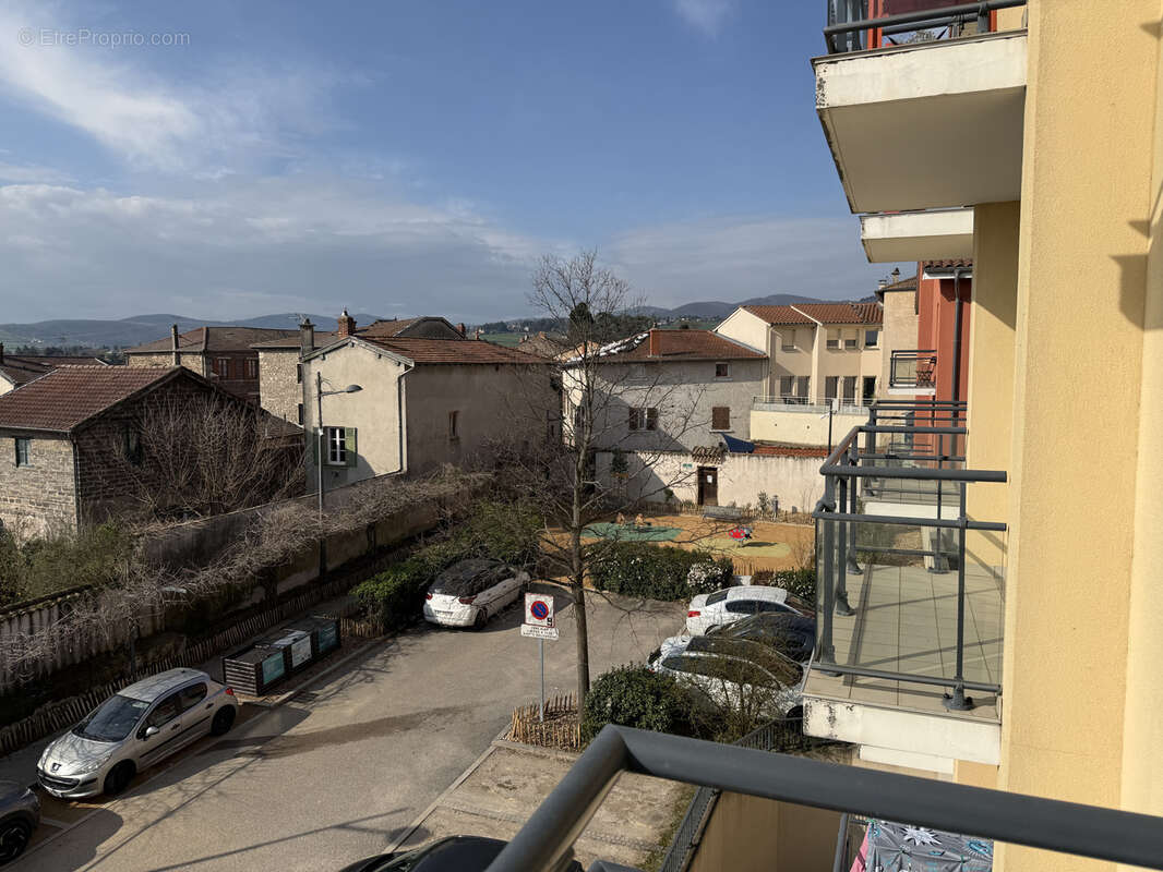 Appartement à GREZIEU-LA-VARENNE