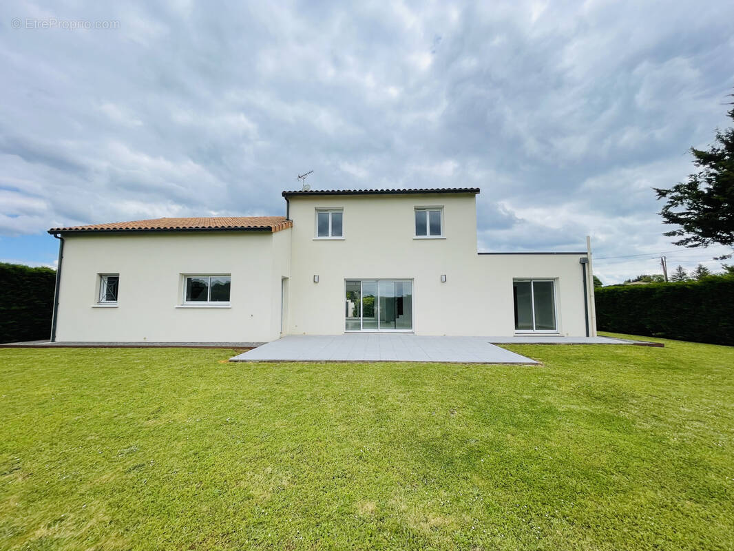 Maison à BUXEROLLES