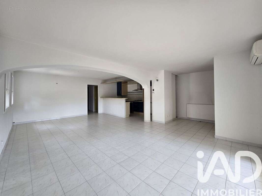 Appartement 87 m² à Bagnols-Sur-Ceze  - photo 4